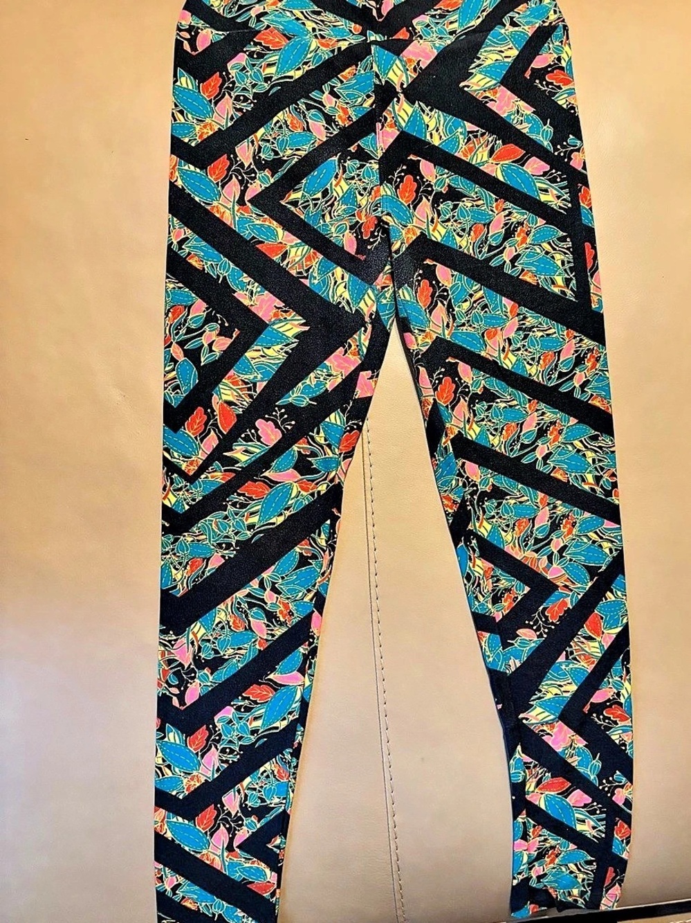 Lularoe Printed Abstract Leggings Size Medium